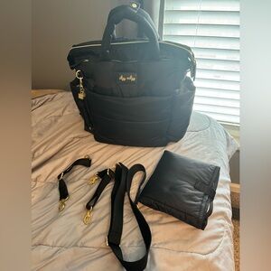 Itzy Ritzy black Dream Convertible Diaper bag